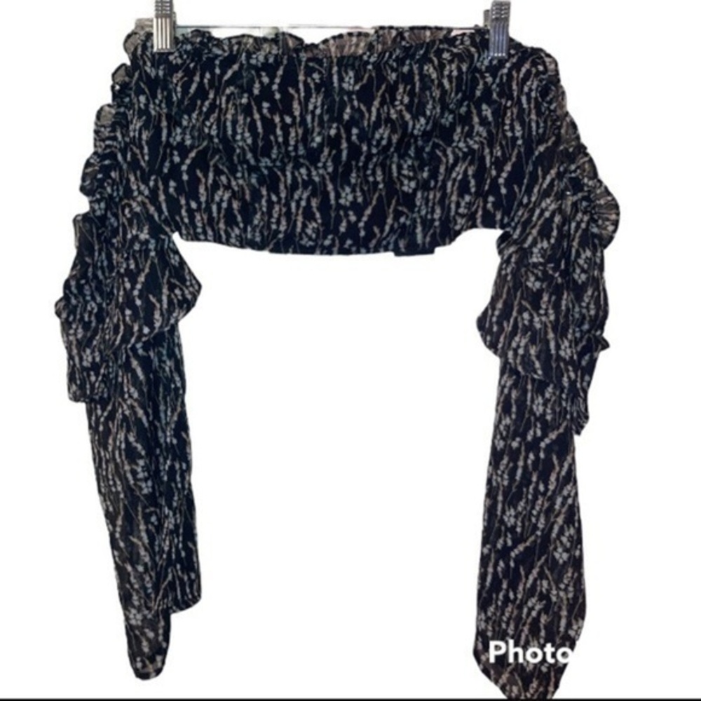 NWT NastyGal Floral Vine Cold shoulder Bell Sleeved Cropped Top size 8 - Picture 2 of 13